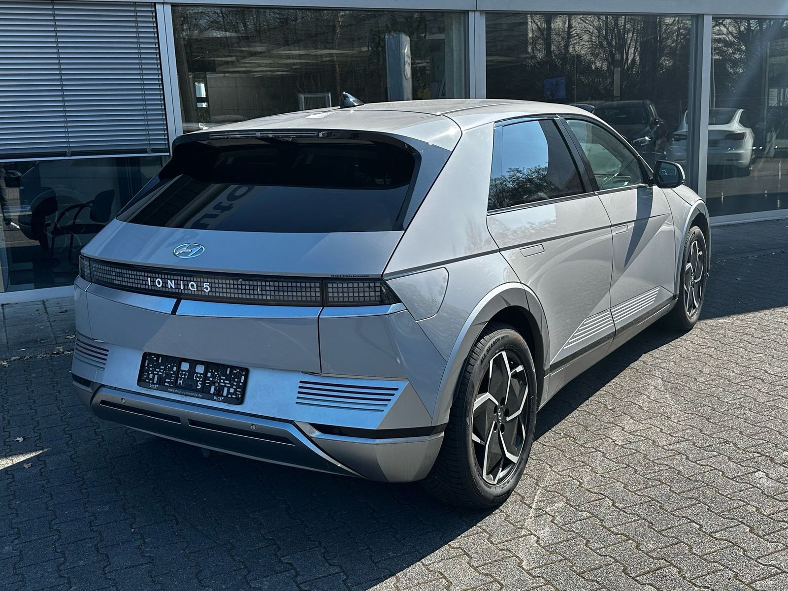 Fahrzeugabbildung Hyundai Ioniq 5 Techniq 2WD WERKSGAR NAVI+LED+KAMER+WP+