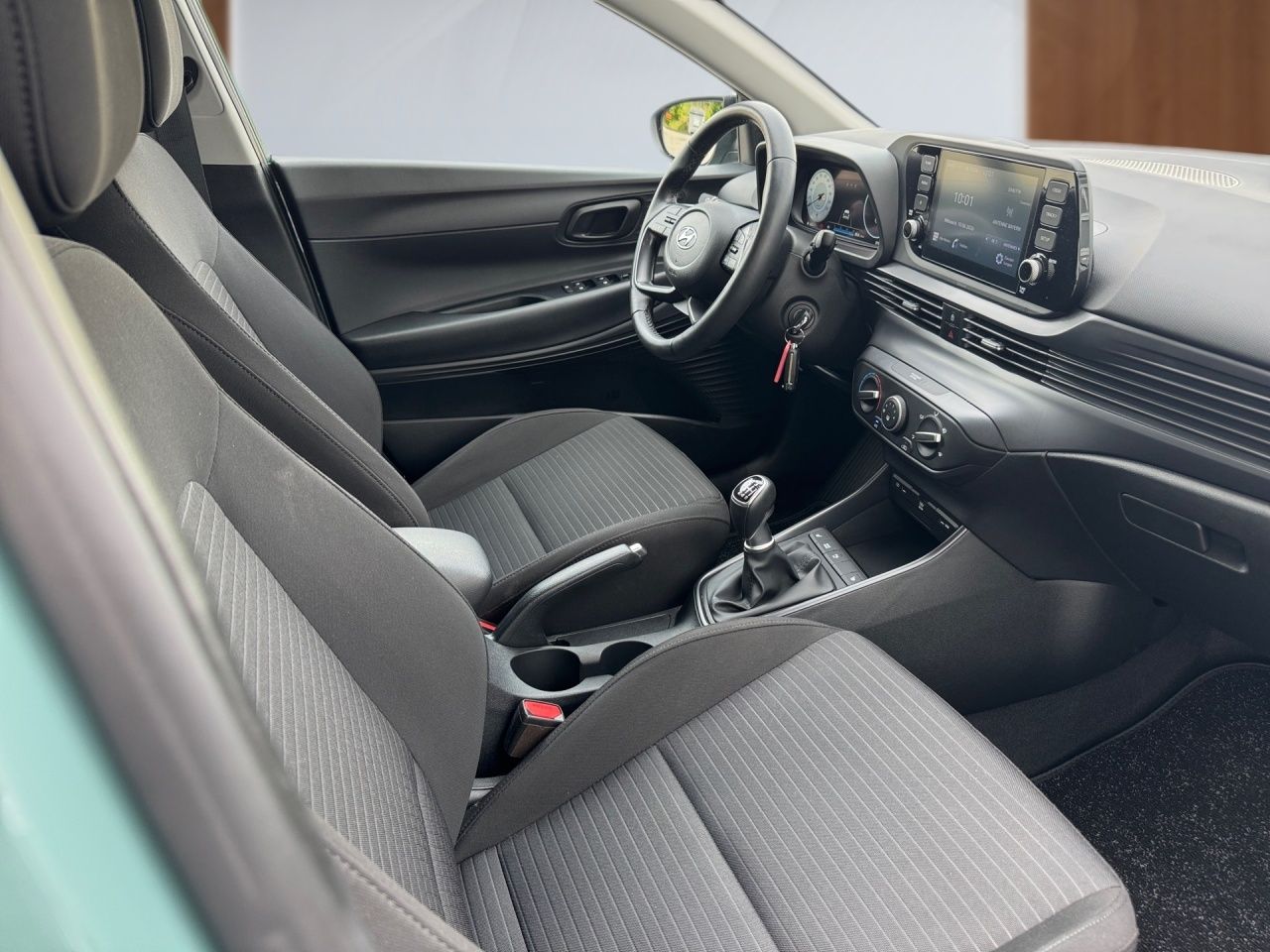 Fahrzeugabbildung Hyundai i20 EDITION 30 SHZ*NAVI*KAMERA*LHZ*DAB*CARPL*USB
