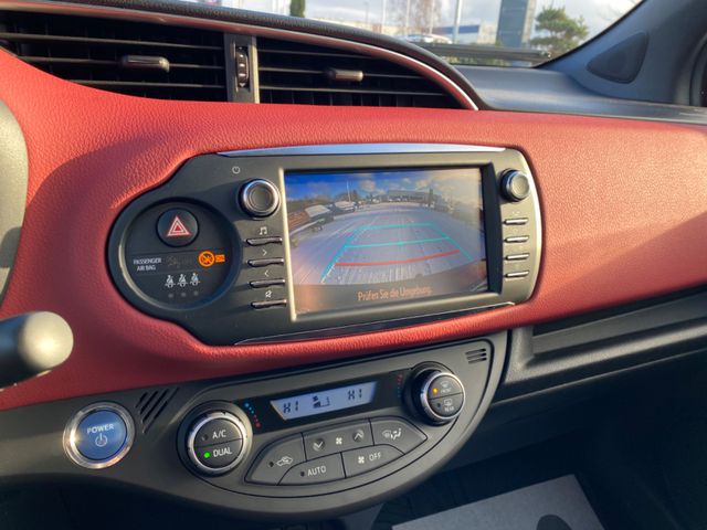Toyota Yaris Hybrid Style Selection