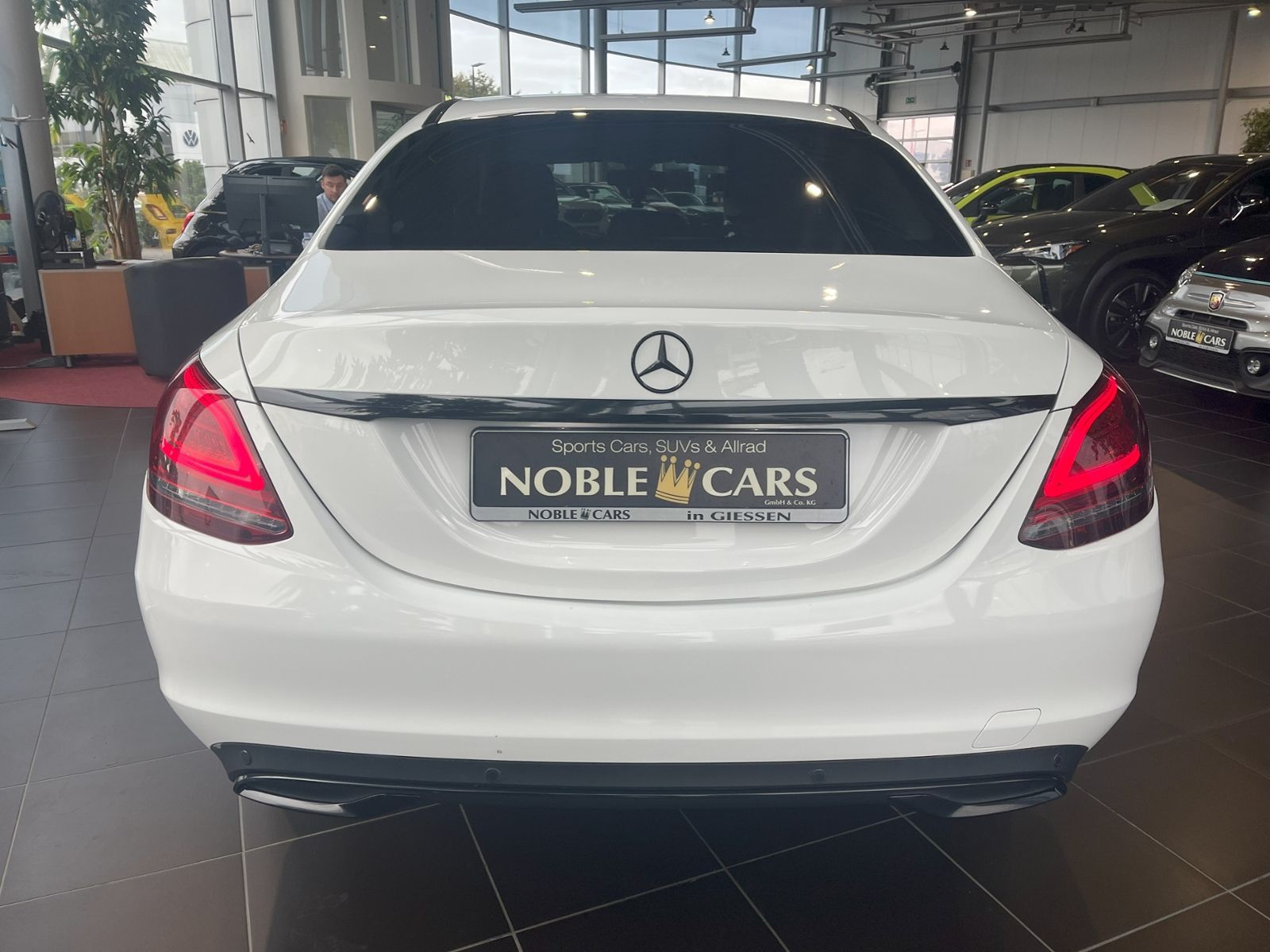 Fahrzeugabbildung Mercedes-Benz C 220 d 9G-TRONIC LED NAVI KAMERA NIGHT PAKET