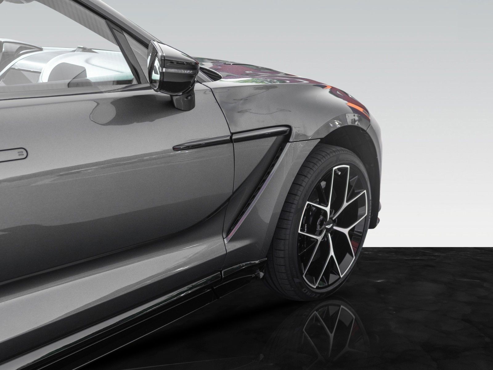 Aston Martin DBX707 | Remote Heat | Signature Paint foto 19