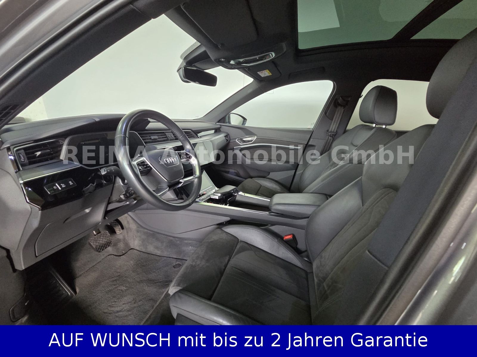 Fahrzeugabbildung Audi e-tron Sportback 55 quattro, Matrix, ACC