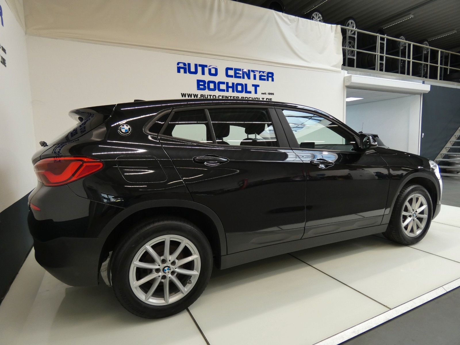 BMW X2 sDrive 18 i Advantage*Navi*HUD*Parktronic foto 9