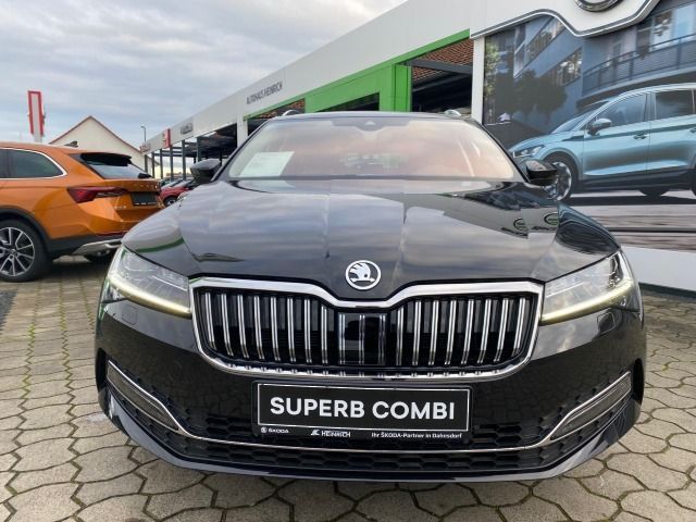 Fahrzeugabbildung SKODA Superb Combi *Matrix*RFK*19Zoll*Side Assist*eHec