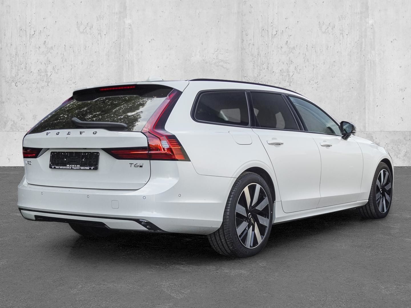 Volvo V90 Kombi Plus Dark Recharge Plug-In Hybrid AWD  imagem 2