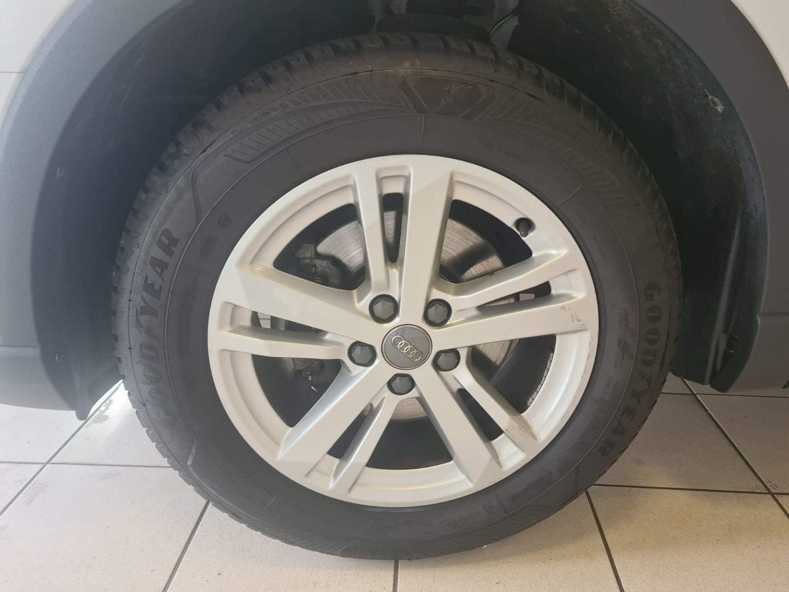 Fahrzeugabbildung Audi Q3 35 TFSI / LED / NAVI / AHK / VIRTUELL