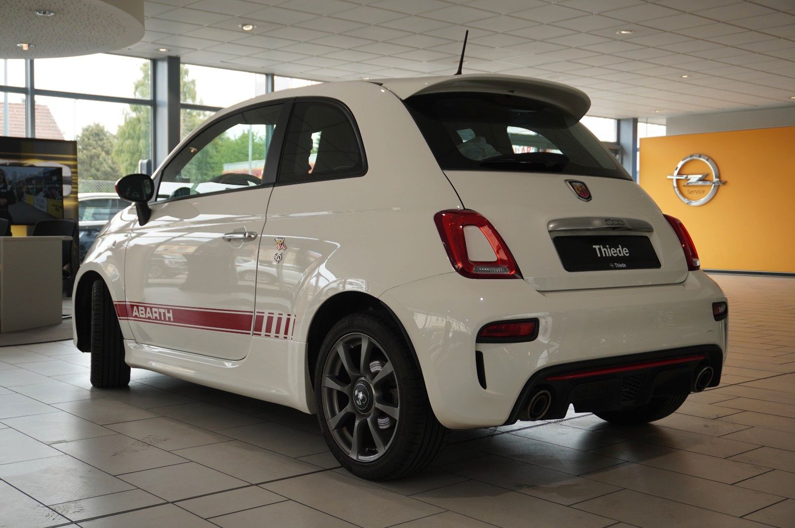 Fahrzeugabbildung Abarth 595 1.4 T-JET CORSA NAVI/LED/VIRTUAL/SPORT/DAB+