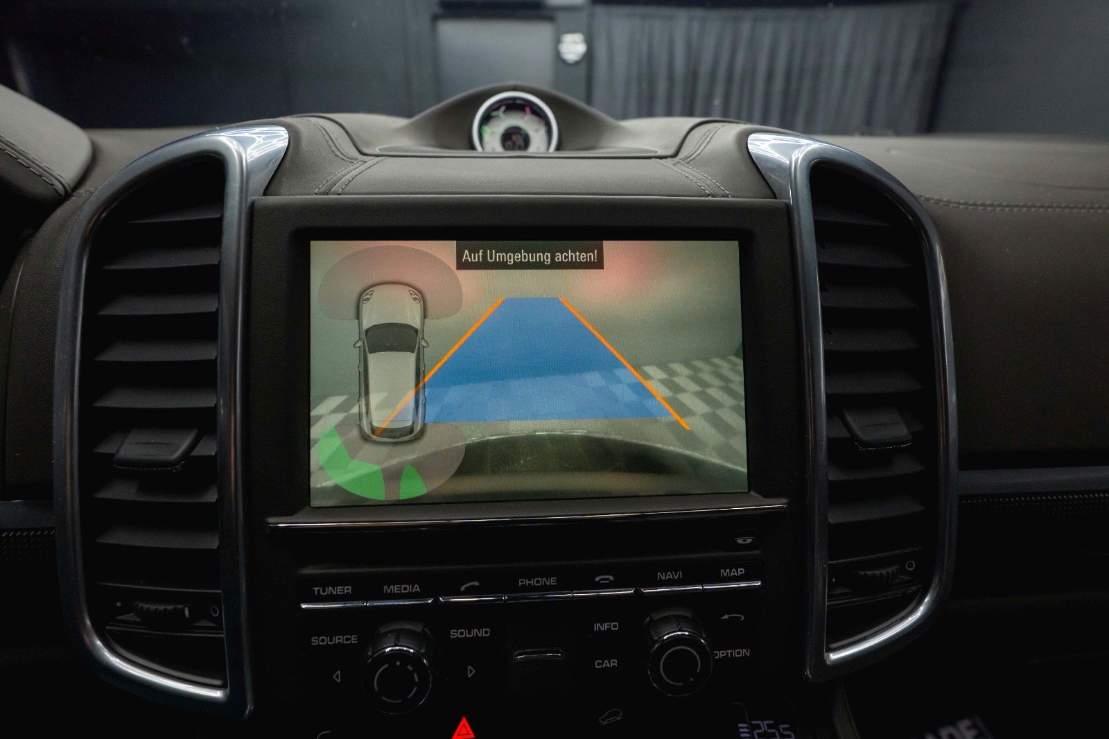 Fahrzeugabbildung Porsche Cayenne S Sport-Design Paket Carbon KERAMIK *LED