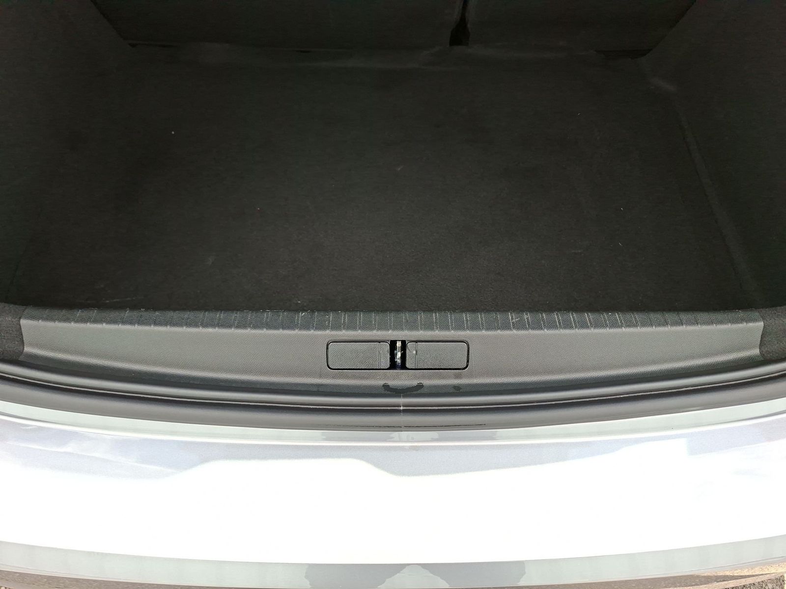 Fahrzeugabbildung Opel Corsa F 1.2 Edition LED,Navi,SHZ,Kam.,PDC,FLA,LM