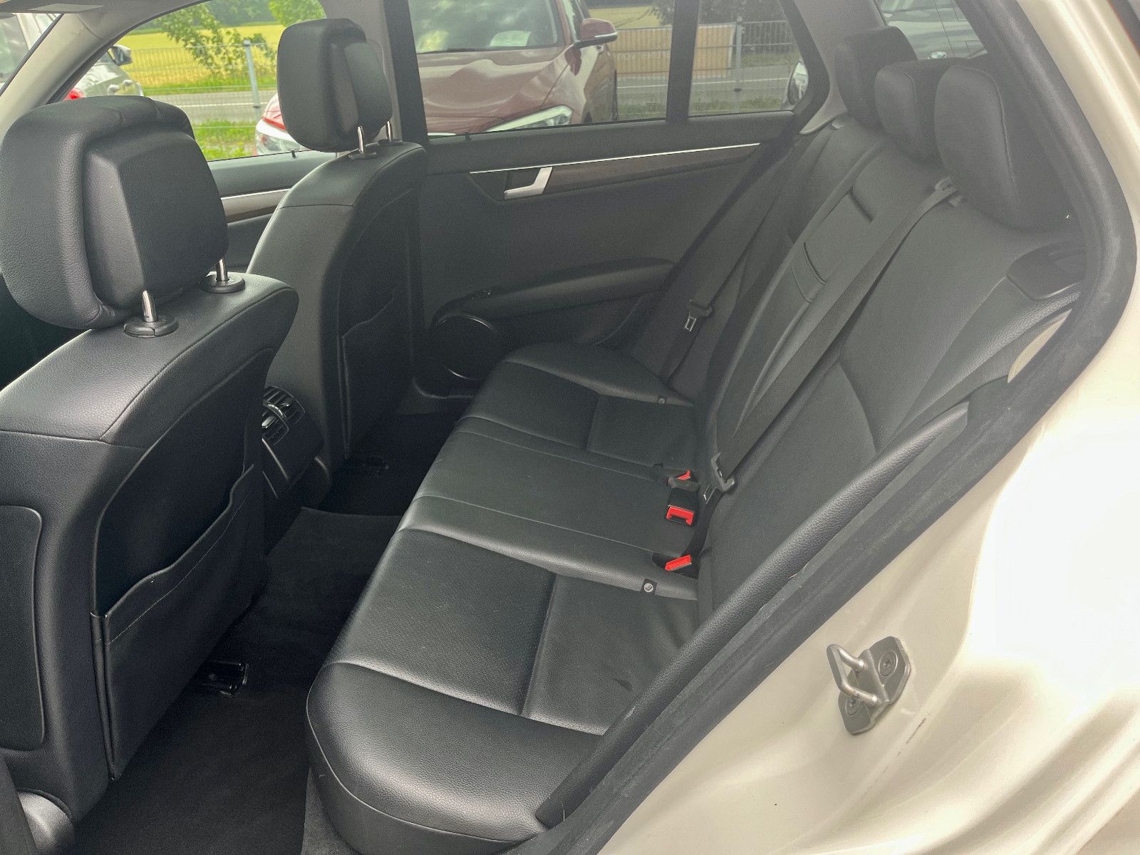 Fahrzeugabbildung Mercedes-Benz C 250 CDI 4MATIC Aut. Navi Leder Pano Standhzg