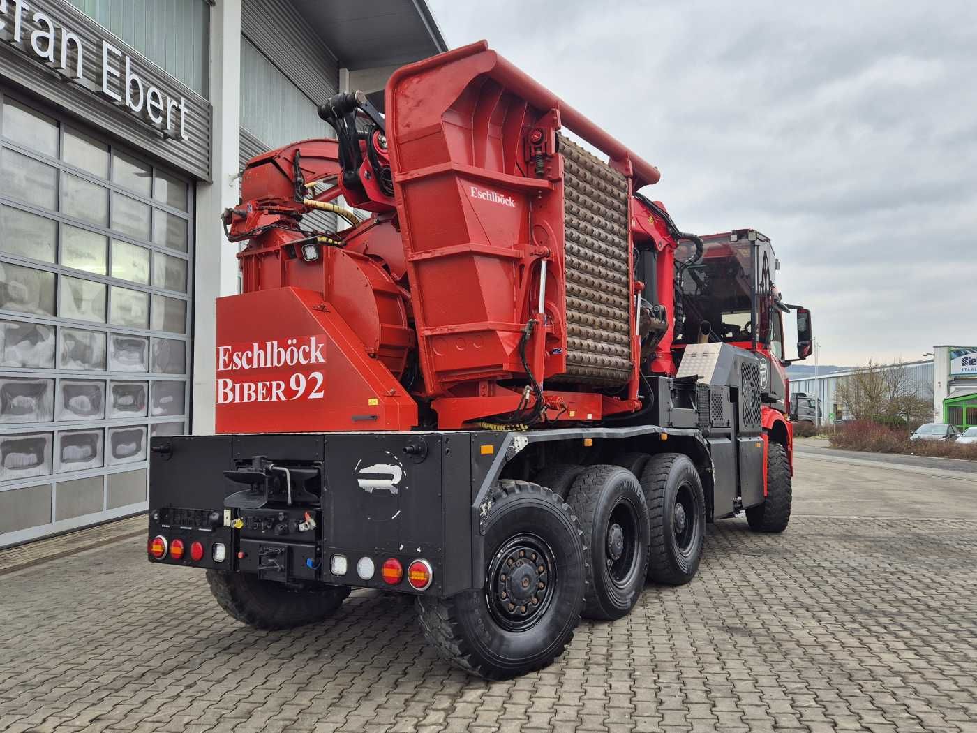 Fahrzeugabbildung Mercedes-Benz TUROX 8x8 Eschlböck Biber 92 Holzhacker / 1.512h