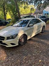 Mercedes-Benz CLA 200 - - Mercedes-Benz CLA 200 in Essen