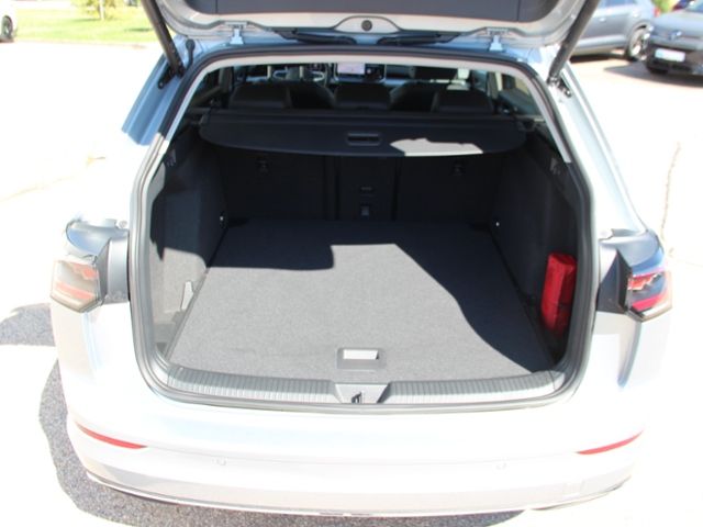 Volkswagen Golf VIII Variant 1.5 eTSI Style DSG Matrix LED