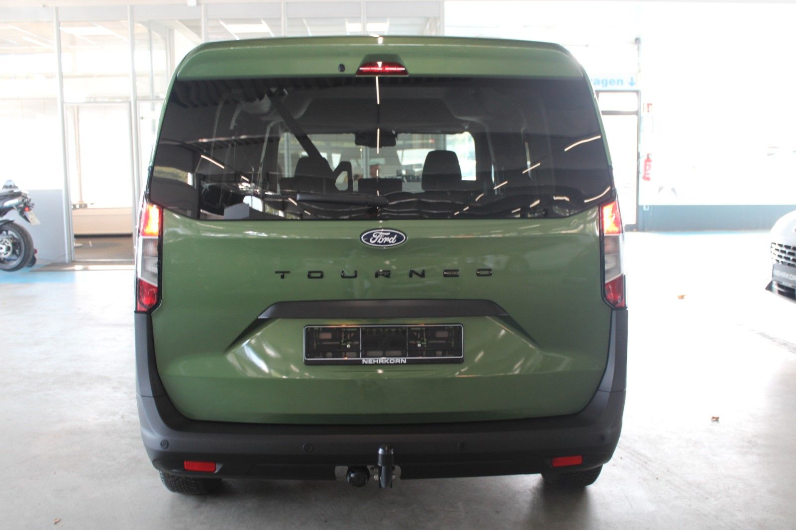 Fahrzeugabbildung Ford Tourneo Courier Aut. TREND AHK WinterPaket GJR