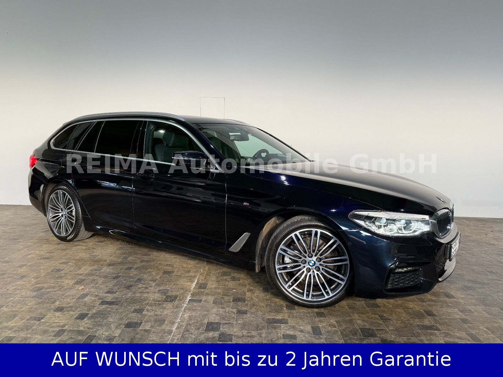 Fahrzeugabbildung BMW 520 i M Sport Touring, Pano, LED, 360°, H&K