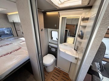 HYMER ERIBA HYMERCAR Yellowstone 640 SOLAR SKYVIEW LED