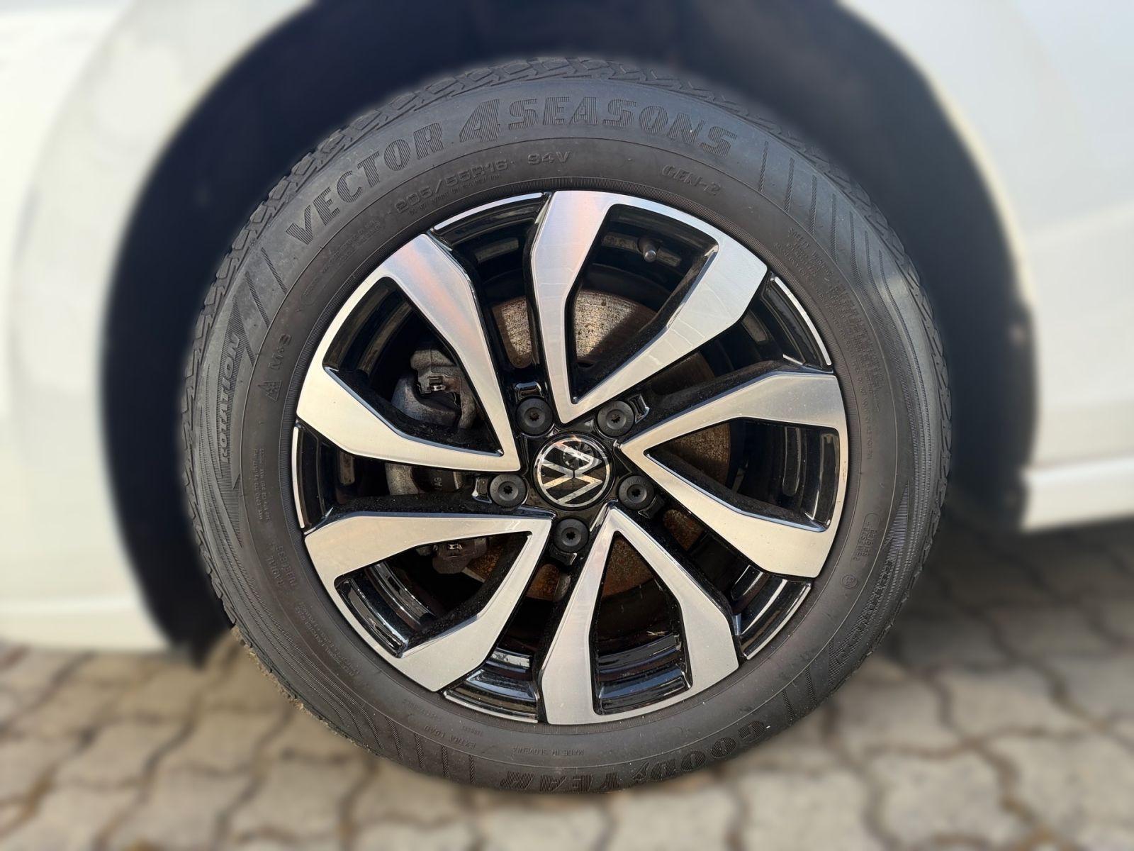Volkswagen Golf VII 1.5 TSI Active Navi IQ.Light DAB+ SideA
