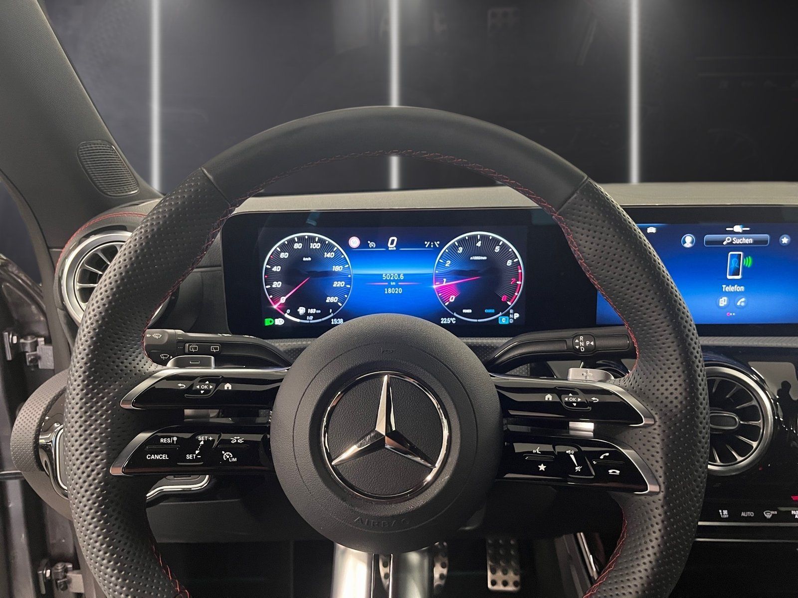 Fahrzeugabbildung Mercedes-Benz CLA 180 SB AMG Adv.*LED*Kamera*18"*CarPlay*Easy*