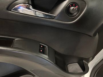 MYAUTOCENTER – Gebraucht- und Jahreswagen mit Werkstattservice in Pfaffenhofen Opel Meriva B Design Edition *Klima*SHZ*PDC*Radio*BT*