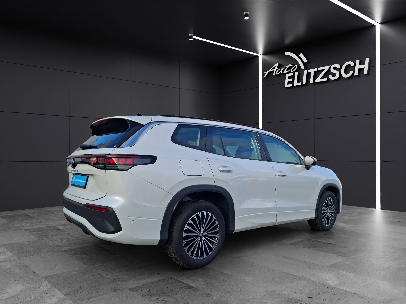 Fahrzeugabbildung Volkswagen Tayron TDI Life DSG 4M LED AHK Navi AID ACC RFK