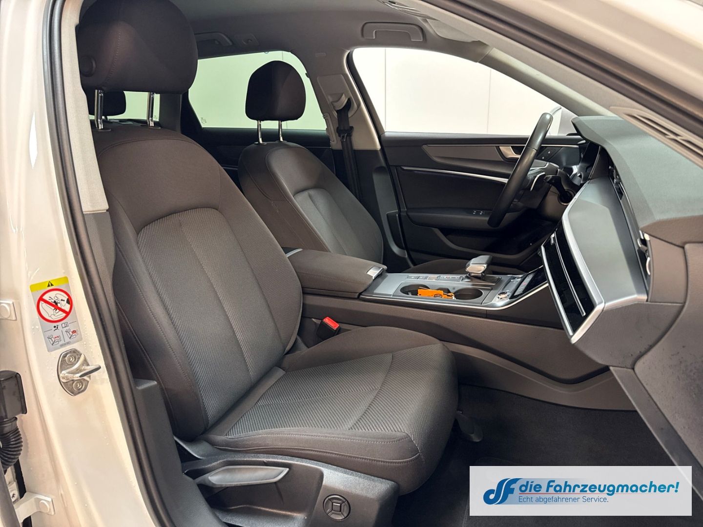 Fahrzeugabbildung Audi A6 Avant 40 TDI StandHZG AHK-klappbar Navi LED A