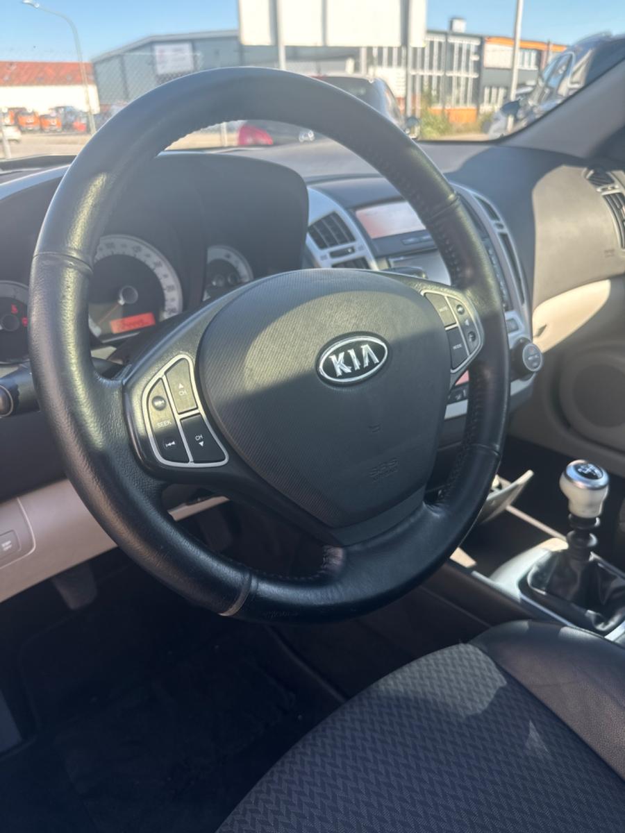 Kia cee'd*SHZ*PDC*Klima*Navi*Export*