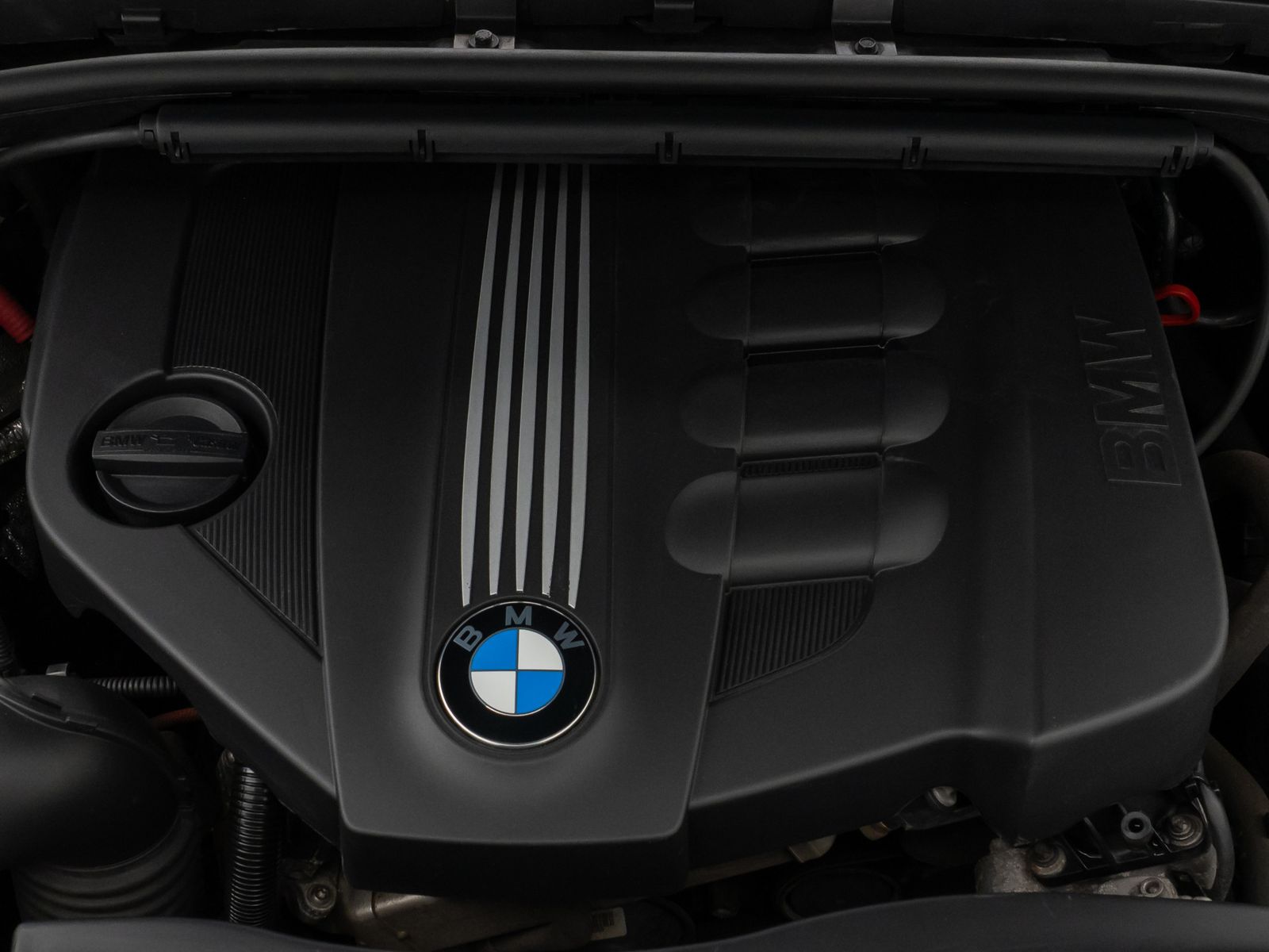 Fahrzeugabbildung BMW 320d PDC Navi Xenon Fernlichtassist Komfort AHK