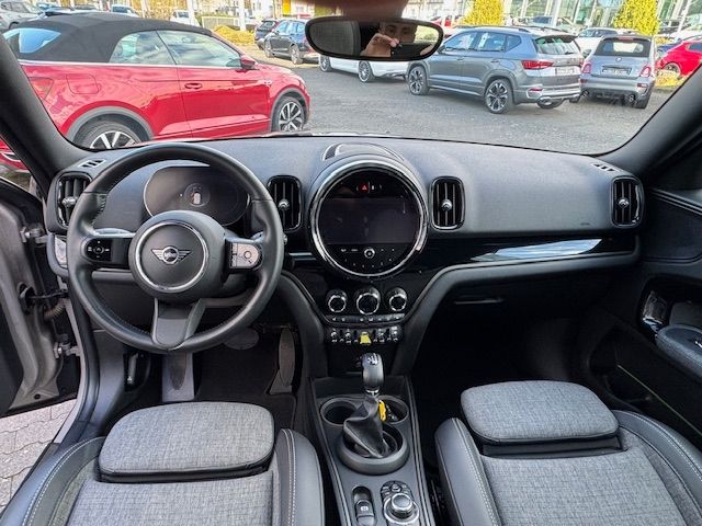Fahrzeugabbildung MINI Countryman Cooper SE PHEV Classic Trim All4 PANO