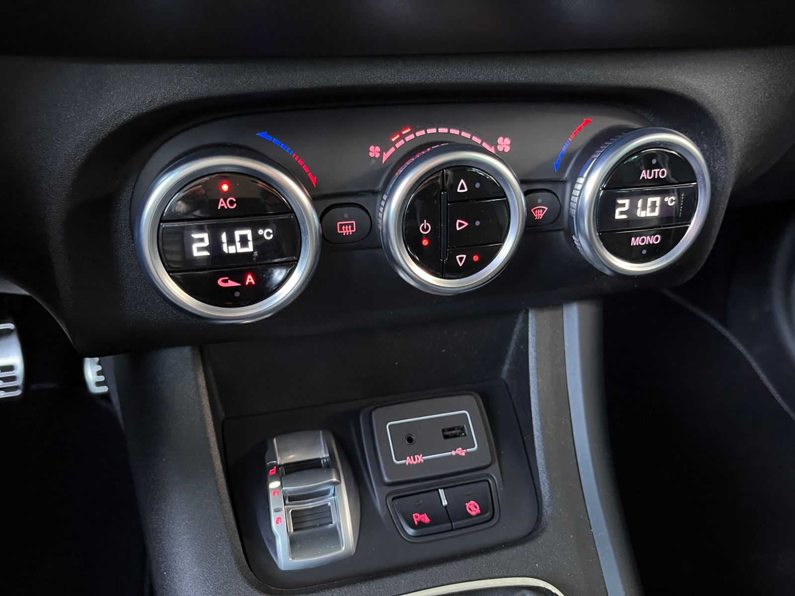 Fahrzeugabbildung Alfa Romeo Giulietta Lusso Ti BOSE XENON NAVI