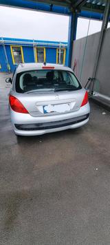 Peugeot 207 Klima Tüv Inspektion NEU - Peugeot 207 in Kassel