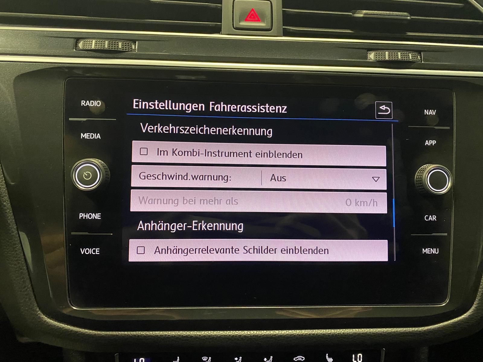 Fahrzeugabbildung Volkswagen Tiguan Comfortline Android Auto+APP+NAVI+ACC+PDC