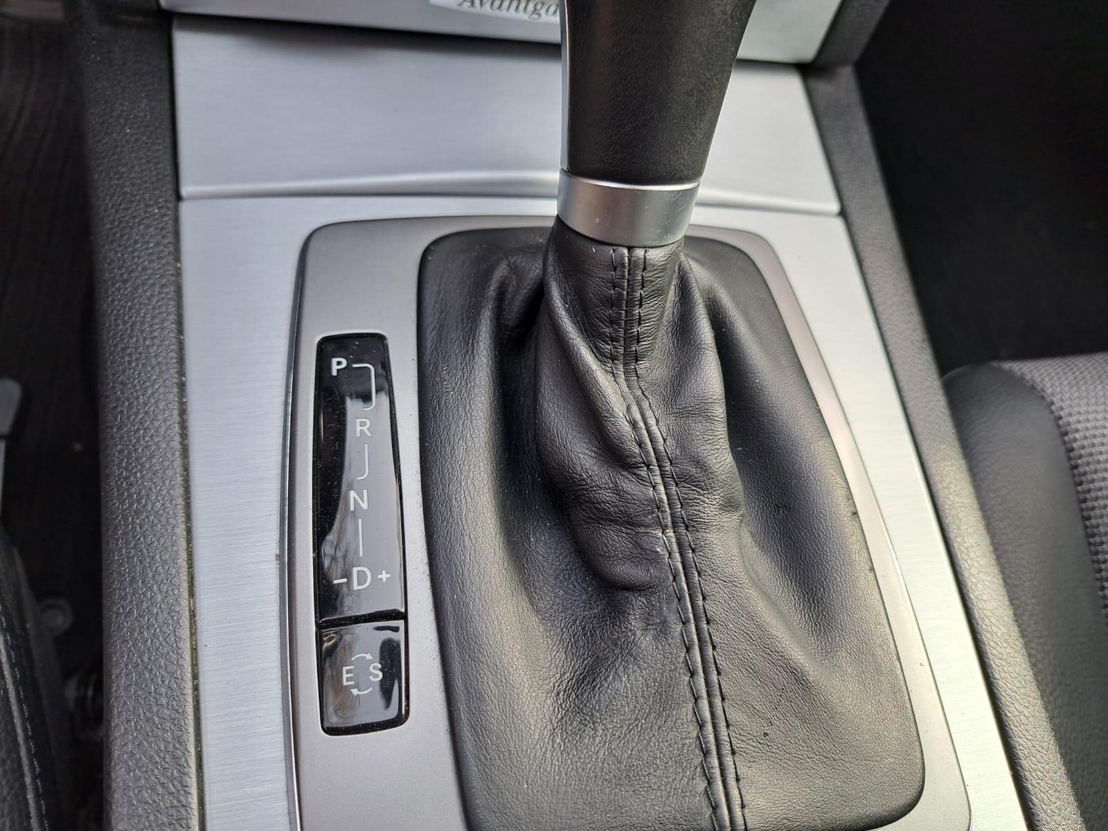 Mercedes-Benz C200 2011 — photo 10