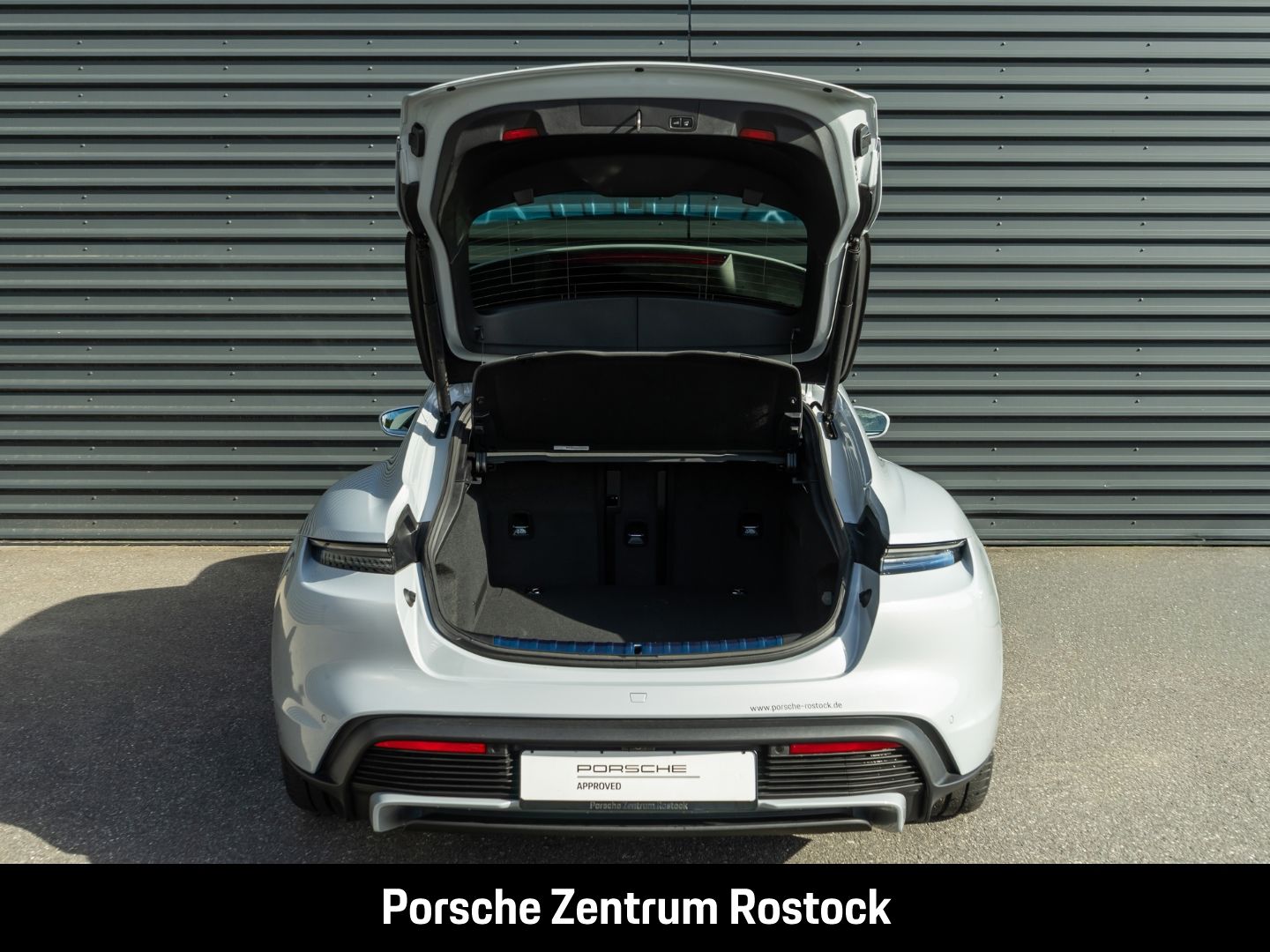 Porsche Taycan Sport Turismo Black Edition Soft-Close imagem 2