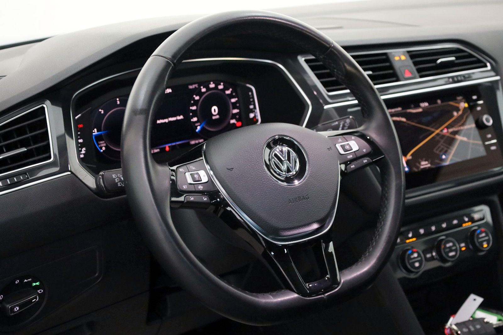 Fahrzeugabbildung Volkswagen Tiguan Allspace Highline,Navi,ACC,Panorama,AHK