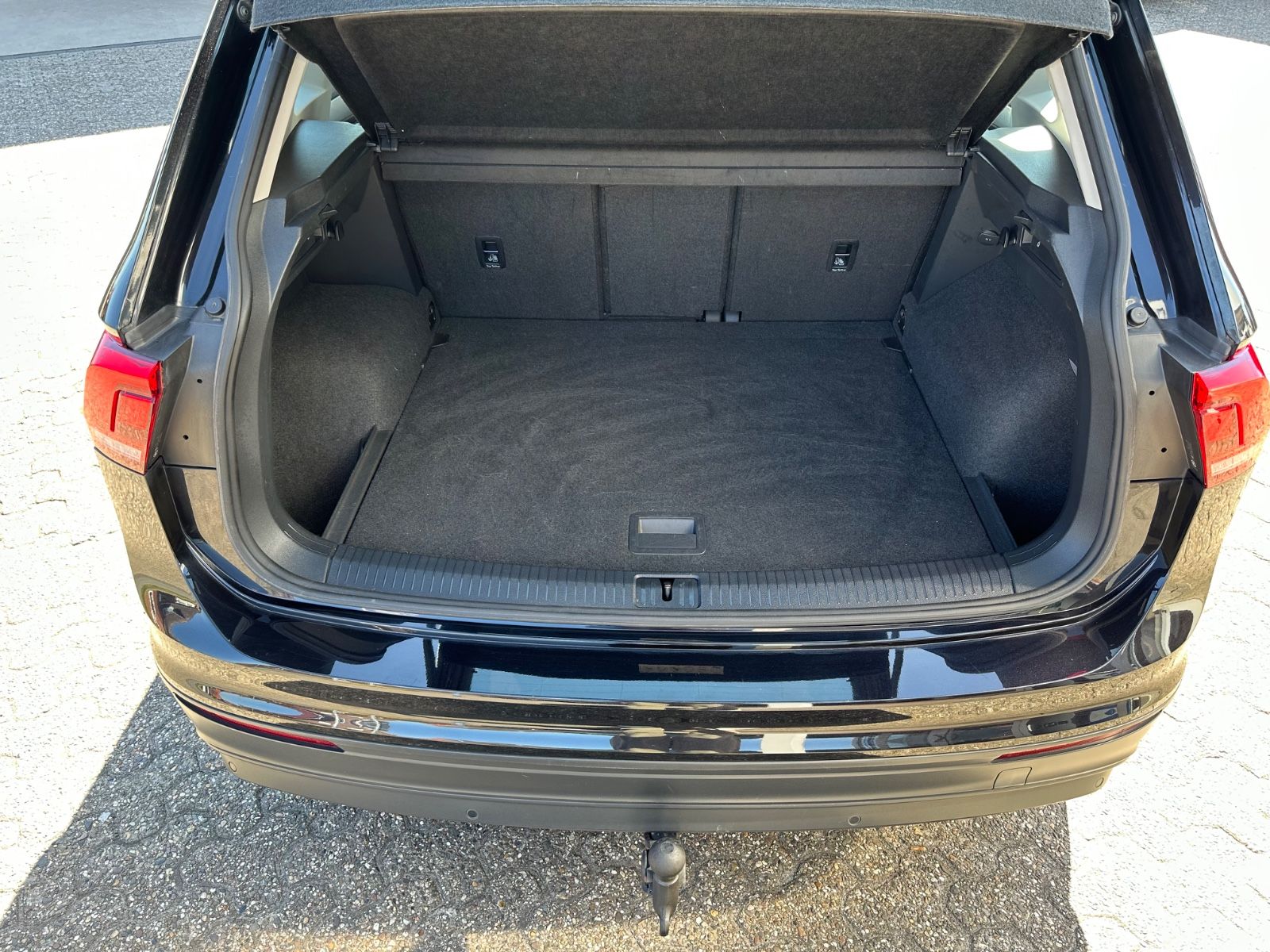 Fahrzeugabbildung Volkswagen Tiguan 1.4 TSI Trendline AHK/GRA/Navi/ErgoSitz