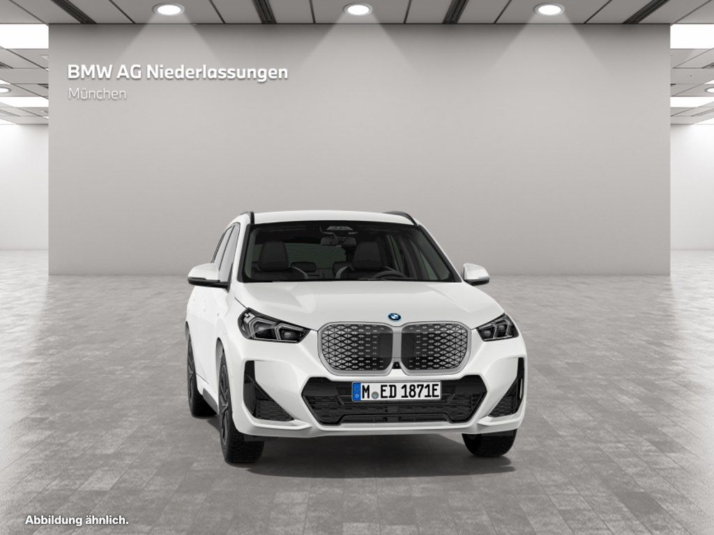 BMW iX1 - Bild 13