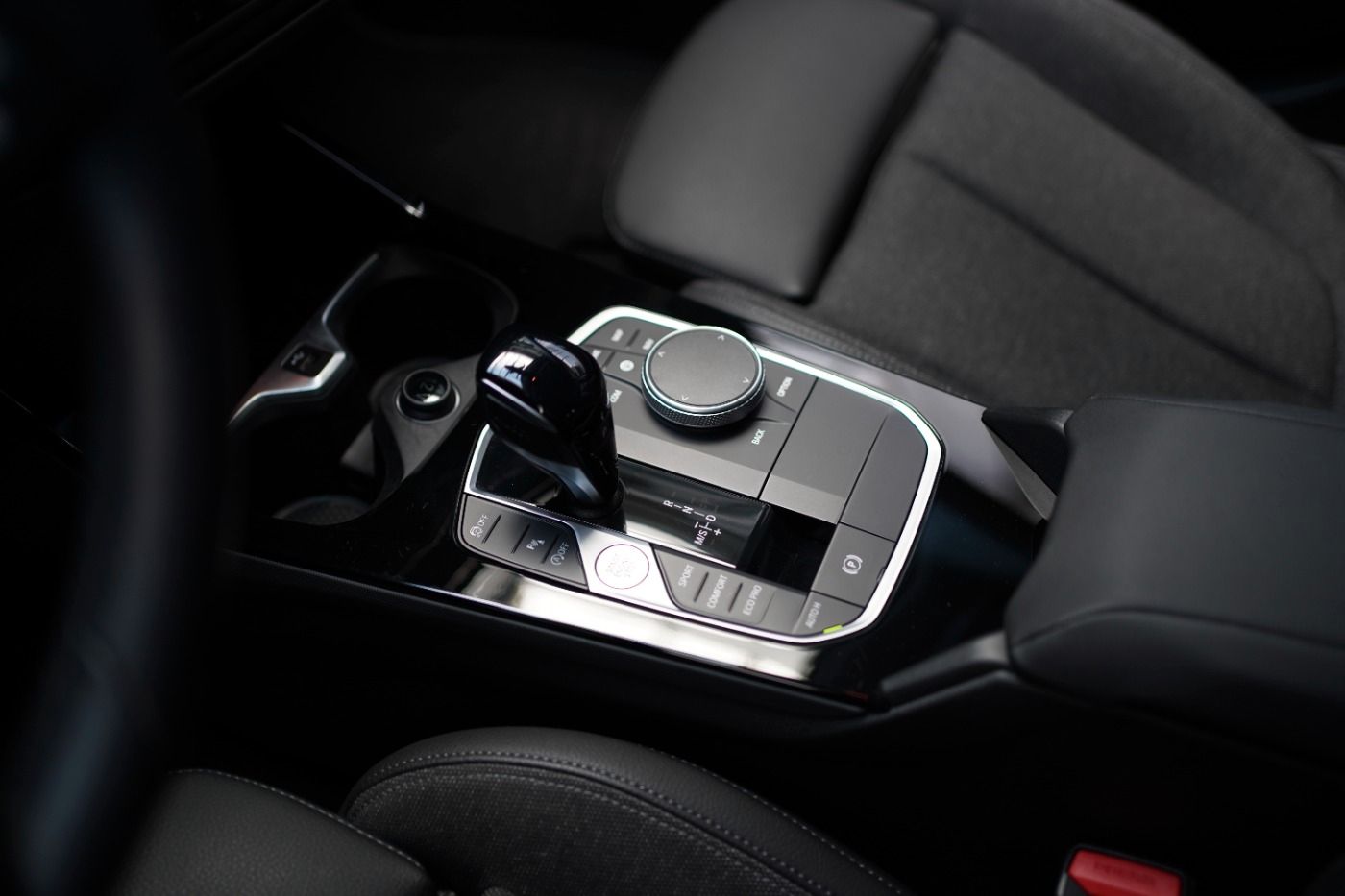 Fahrzeugabbildung BMW 120i Sport Line +PDC+Lenkradheiz.+LED+Sportsitze