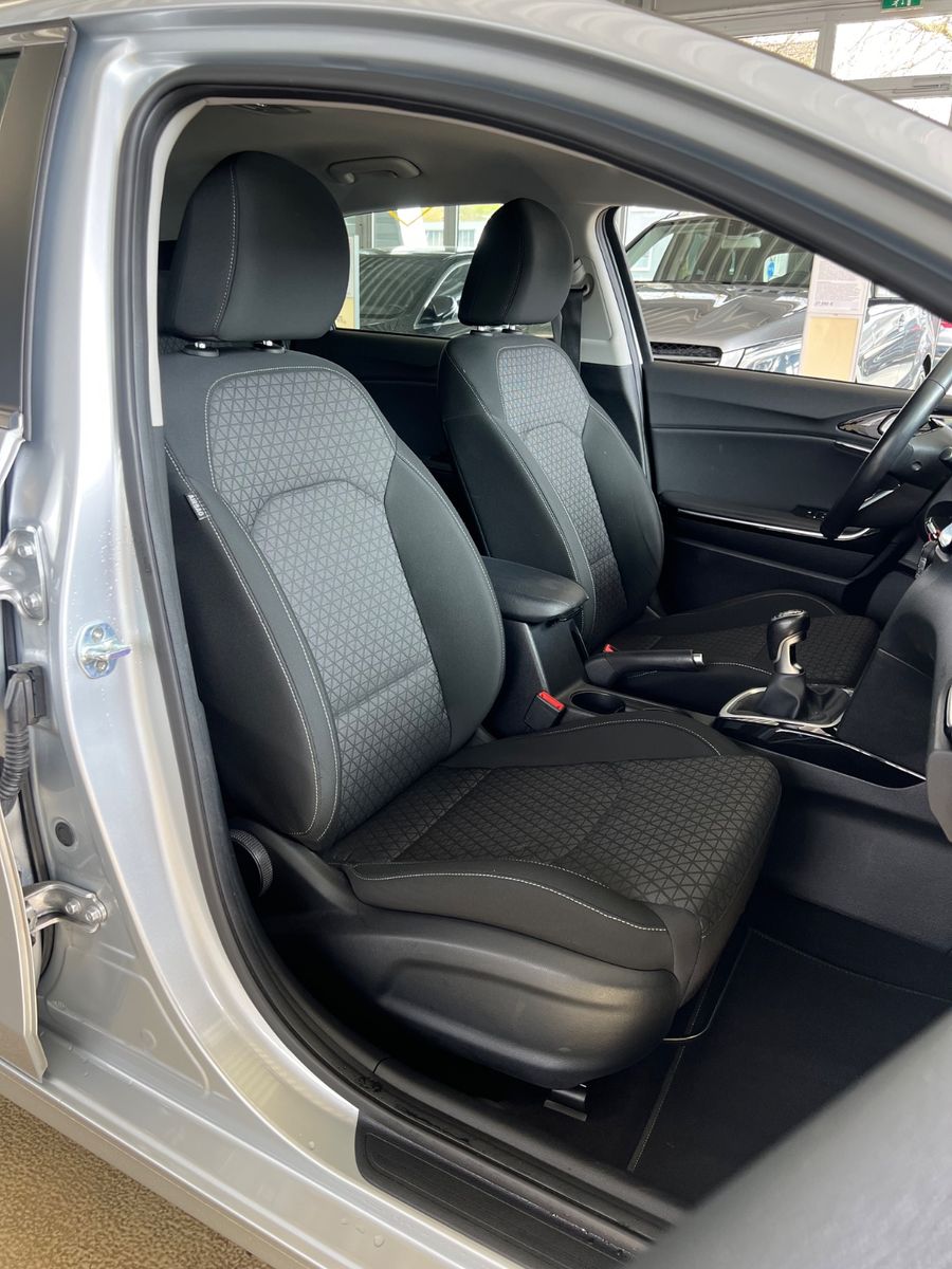 Fahrzeugabbildung Kia cee'd / Ceed Vision *LED*NAVI*CARPLAY*KAMERA*