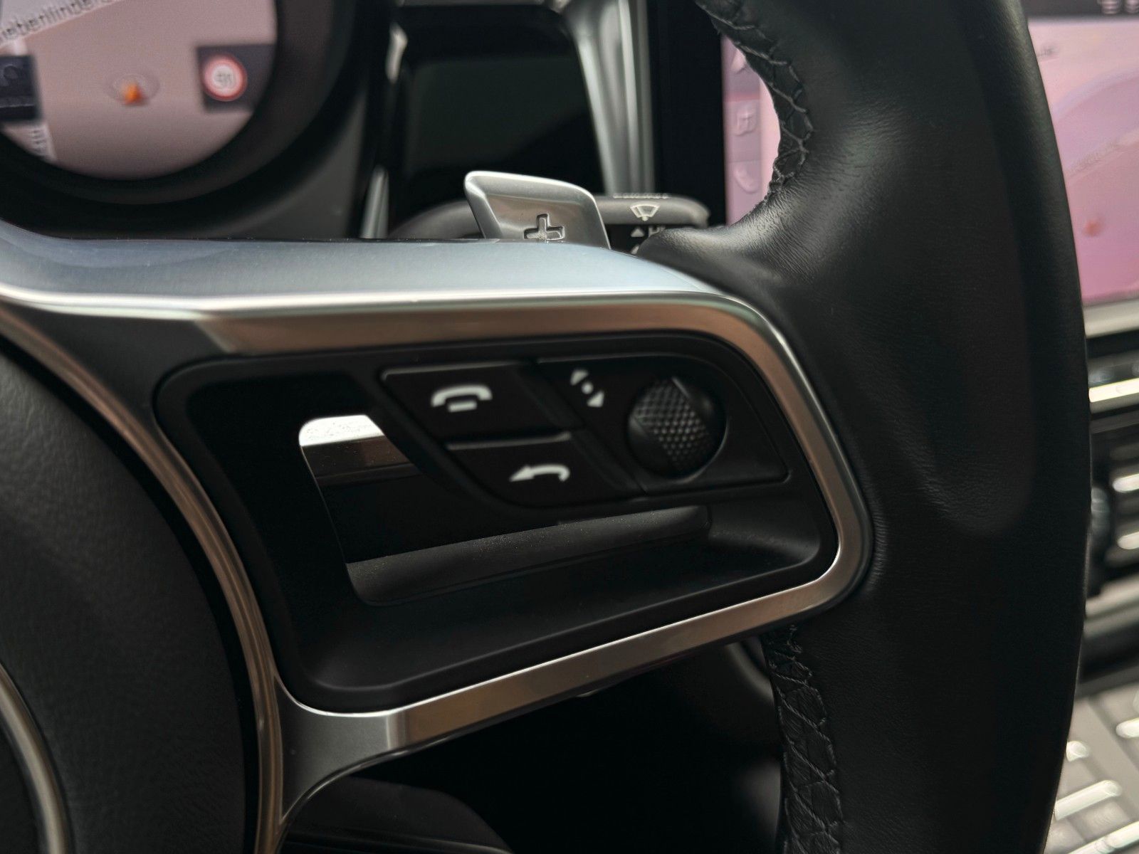 Fahrzeugabbildung Porsche Macan S V6 Pano Kamera Leder St-Heiz. Memory