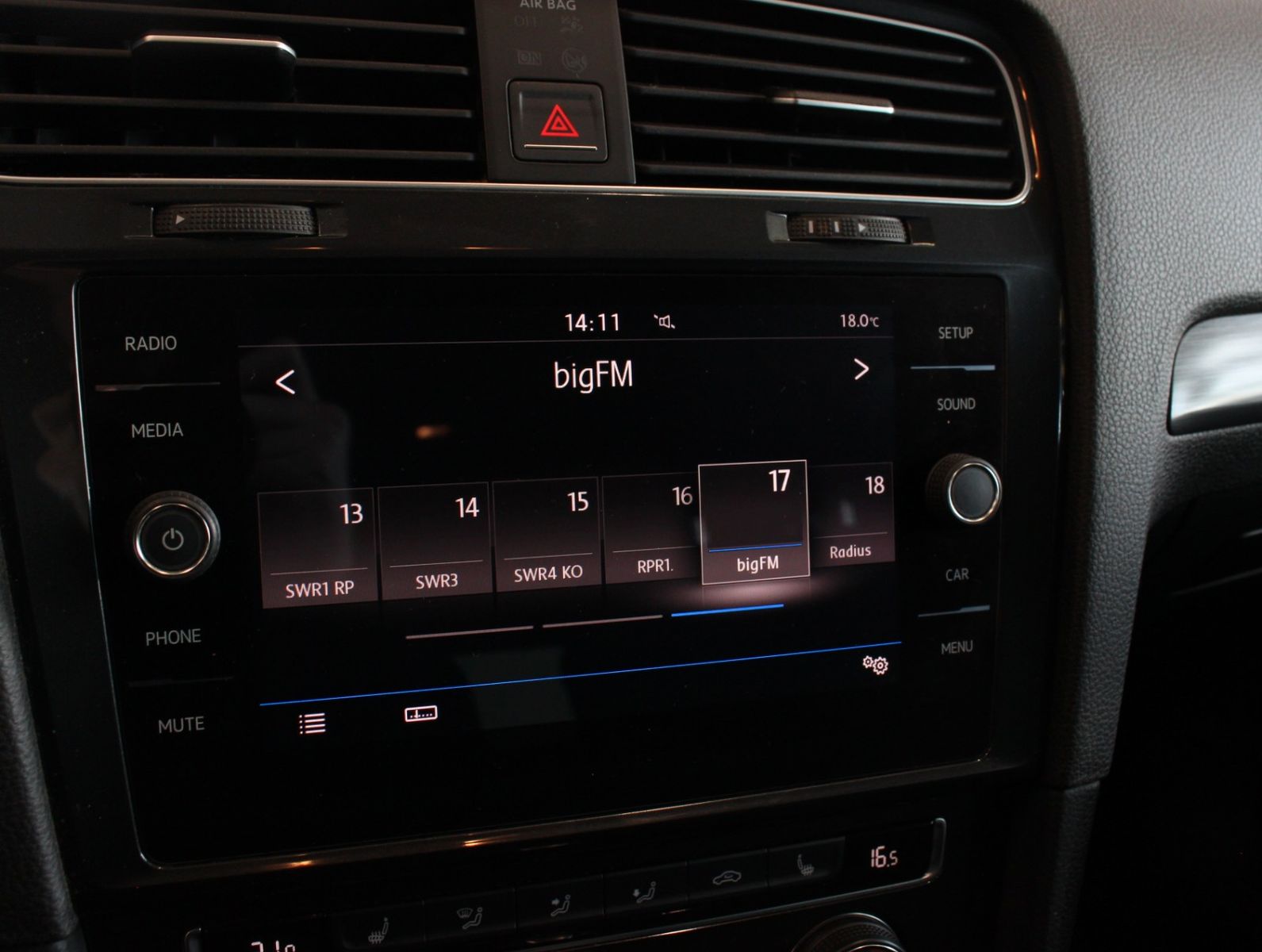 Fahrzeugabbildung Volkswagen Golf 1.0 TSI BMT DSG Comfortline