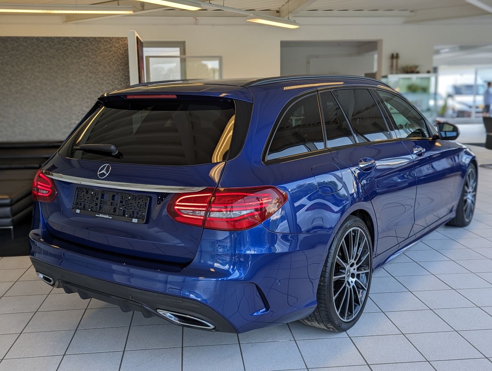 MERCEDES-BENZ C 300 d AMG Multbeam Burmester Memory designo 19 - Image 7