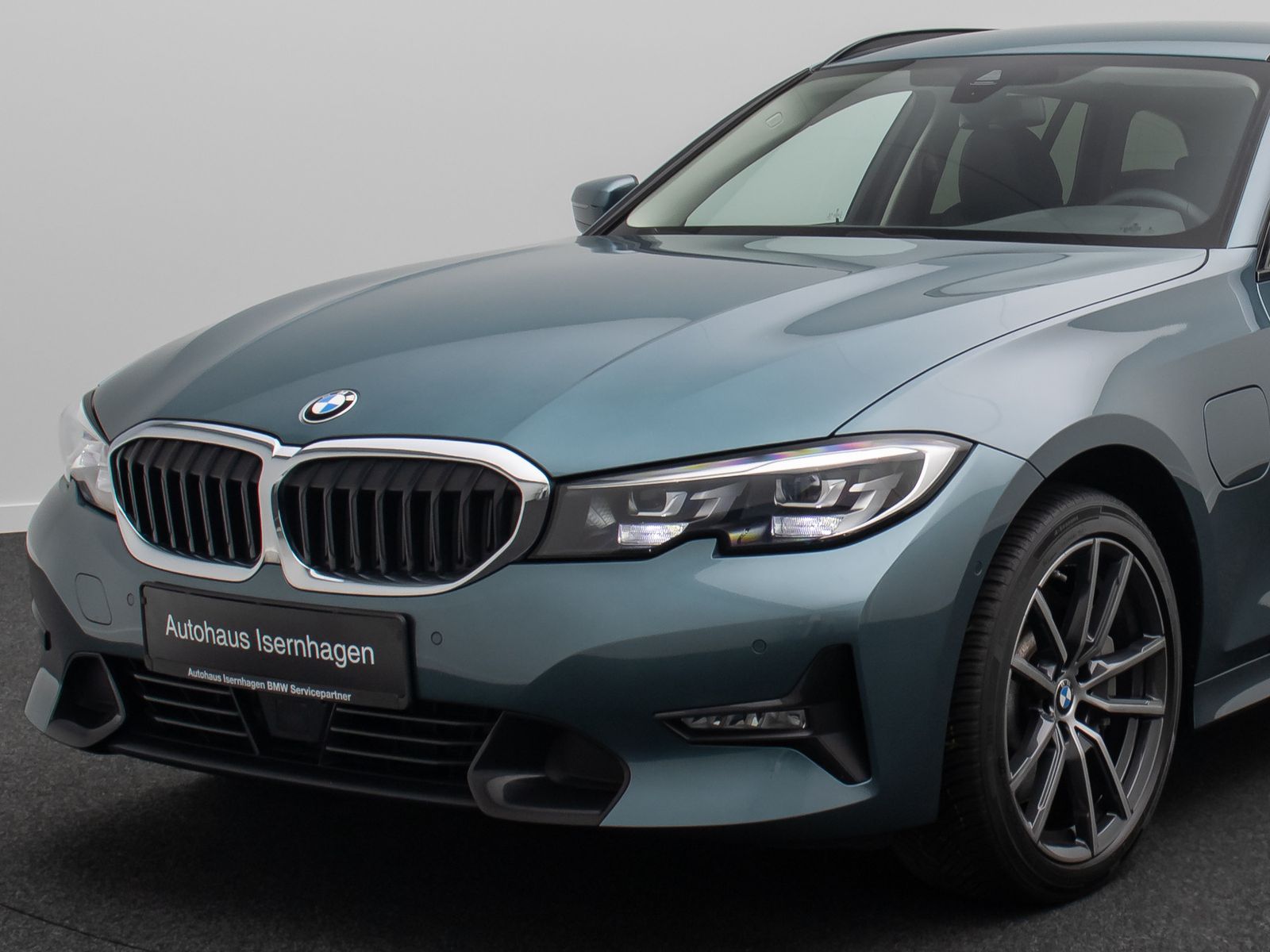 Fahrzeugabbildung BMW 330e xD SportLine Kamera DAB HiFi Stop&Go Komfor
