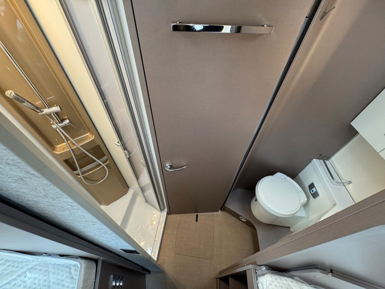 Fahrzeugabbildung Bürstner Lyseo TD 727 G Harmony Line - SIE SPAREN -28%!