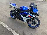 Suzuki GSXR 600 - SUZUKI GSXR 600