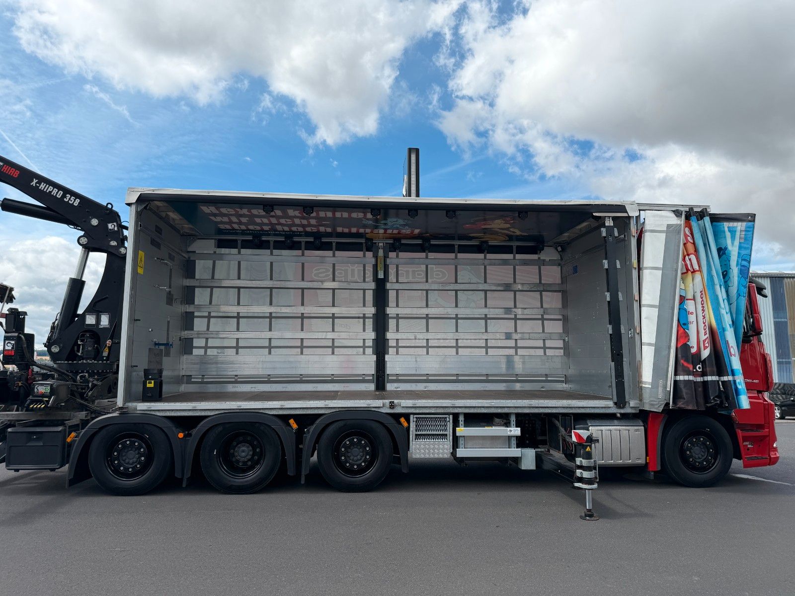 Fahrzeugabbildung Mercedes-Benz Actros 3645 8x2/6 Hiab 358 E-5 Jib 70X-3 Hubdach