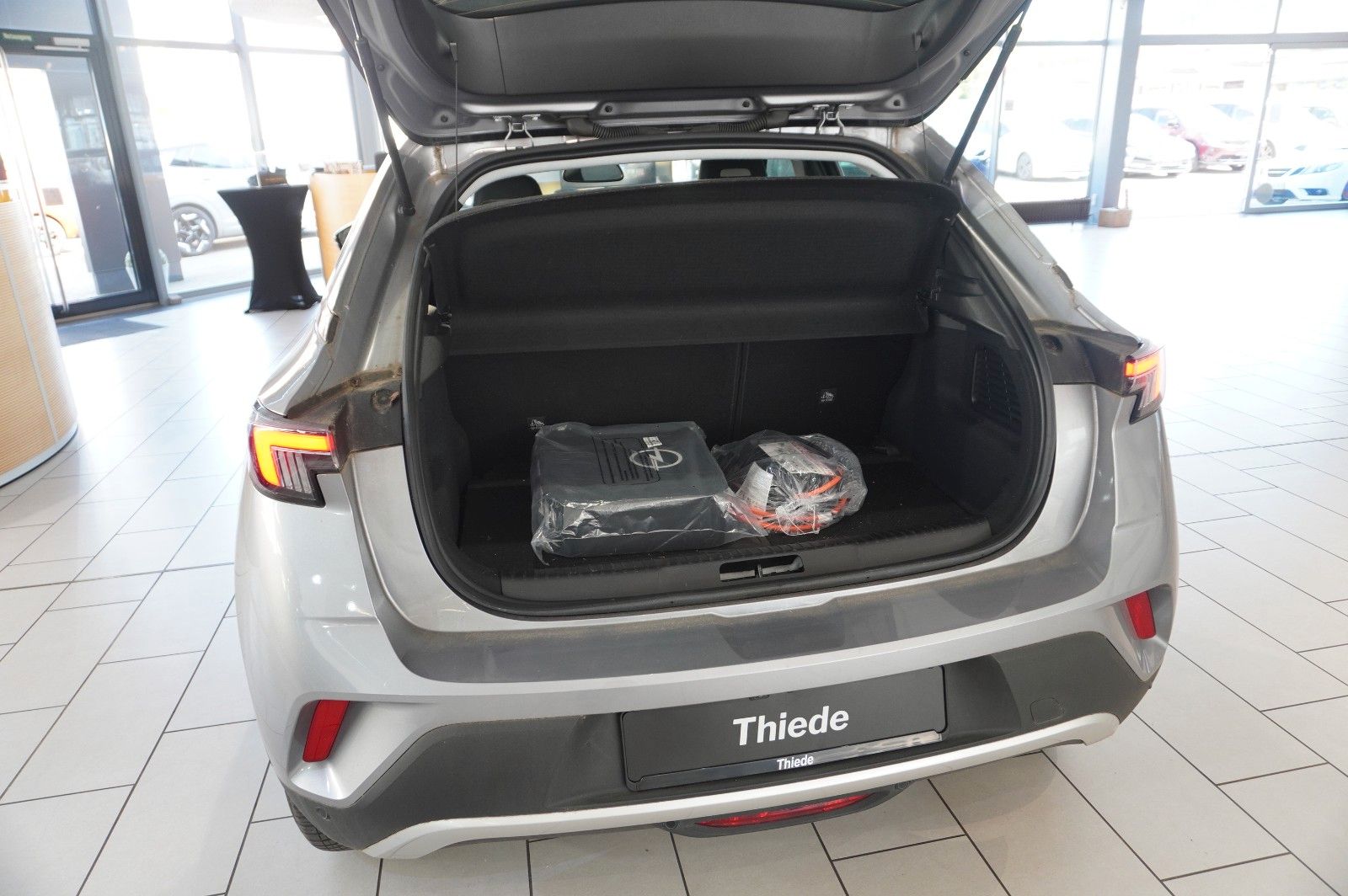 Fahrzeugabbildung Opel Mokka-e ELEGANCE 3-PHASIG NAVI/LED/VIRTU/SHZ/DAB