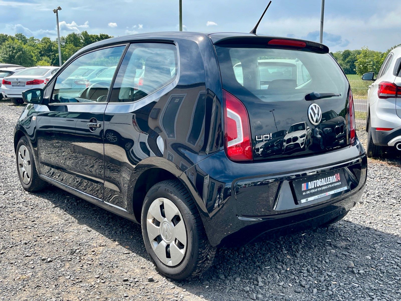 Fahrzeugabbildung Volkswagen up! 1.0 move Aut. Klima Sitzhzg SCHECKHEFT 2.HD