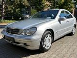 Mercedes-Benz C 200 KOMPRESSOR*Automatik*Service neu*Allwetr - gebrauchte Mercedes-Benz C 200 aus dem Jahr 2000