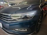 Volkswagen Passat Variant Elegance*R Line*DCC*IQ* - Volkswagen Passat Variant: Elegance