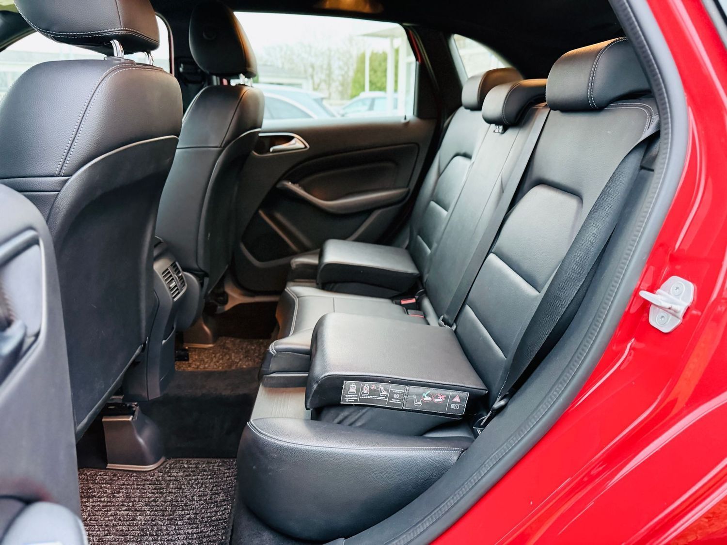 Fahrzeugabbildung Mercedes-Benz B 180 d URBAN, Tempomat, Kindersitze, PTS, SHZ,